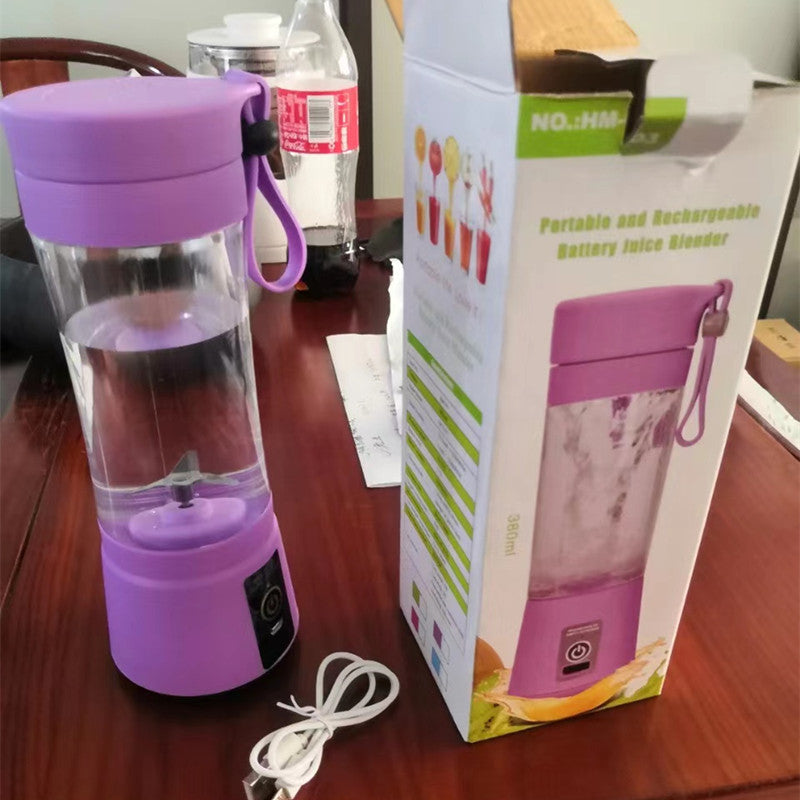 Compact mini smoothie maker for home and travel