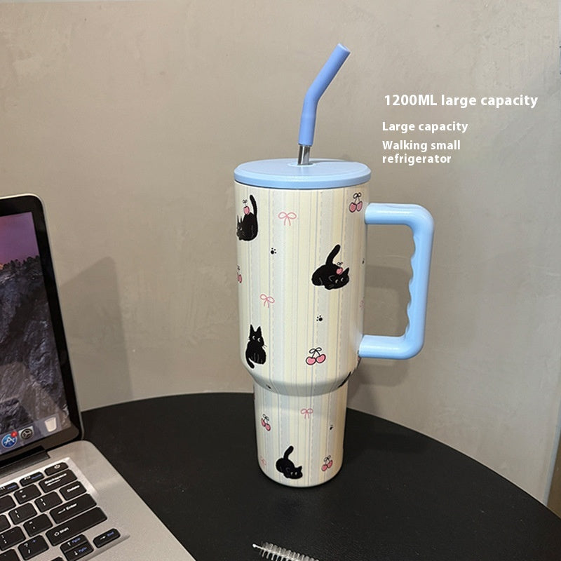Comfortable handle design on large capacity stainless steel tumbler